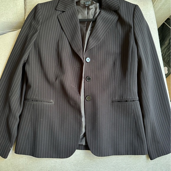 Black blazer with pinstripes, lightly worn - Picture 2 of 2